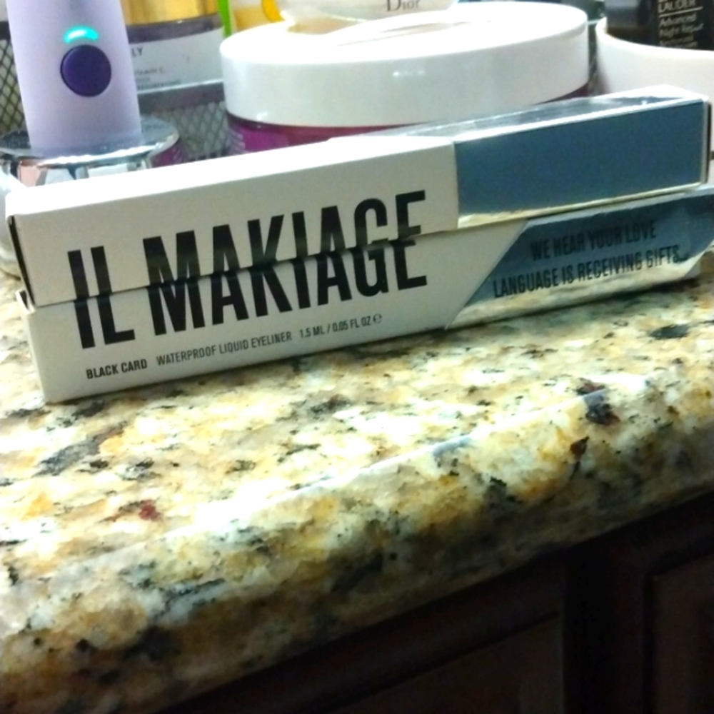 IL Makiage liquid eyeliner